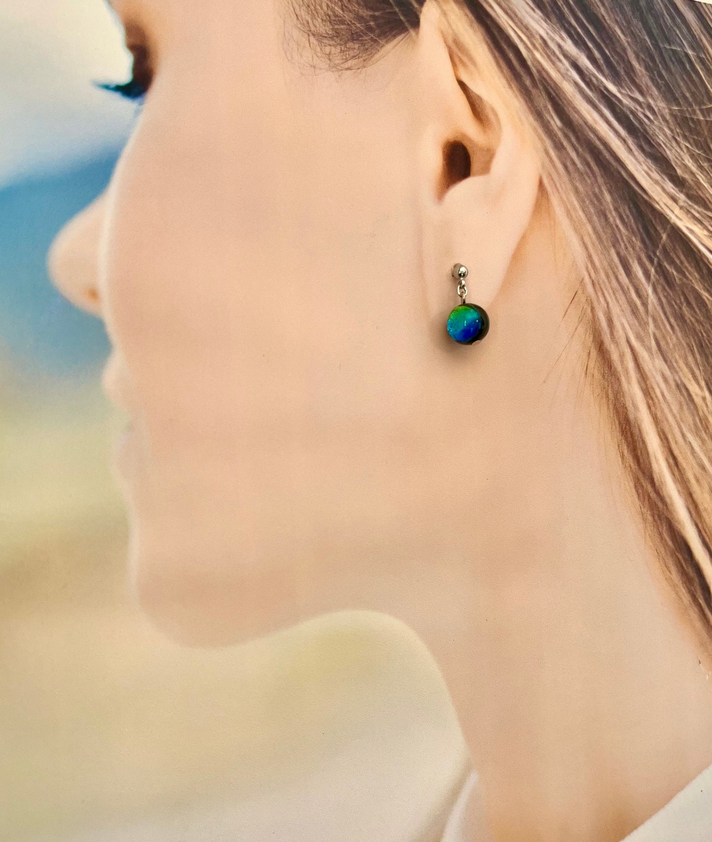 Kerama Blue Phosphorescent Okinawa 8mm Firefly glass Drop type swaying Stud piercing Titanium alloy