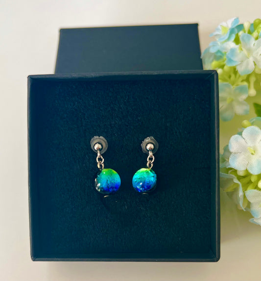 Kerama Blue Phosphorescent Okinawa 8mm Firefly glass Drop type swaying Stud piercing Titanium alloy